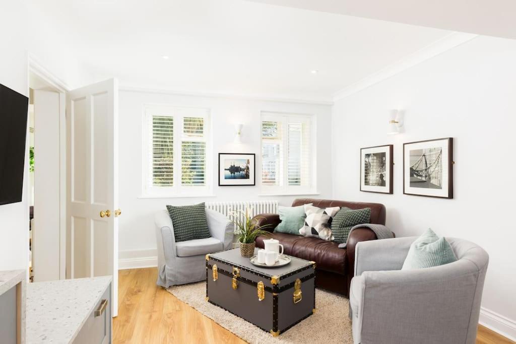 Fabulous Ground Floor Apartment. เกรทมัลเวิร์น ภายนอก รูปภาพ